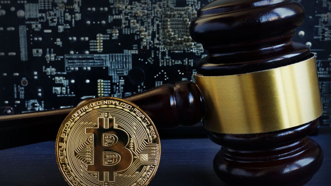 Warnings of Regulatory 'Siege,' Binance US Asset Freeze Averted, Schiff Says Fed Destroyed US Banking System, and More — Week in Review – The Weekly Bitcoin News